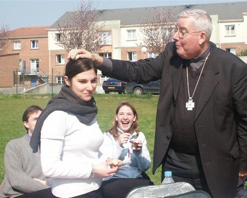 Monseigneur se prépare un 'oeuf sur la Marie'