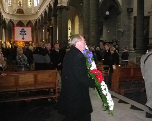 La gerbe en forme de croix de Lorraine.