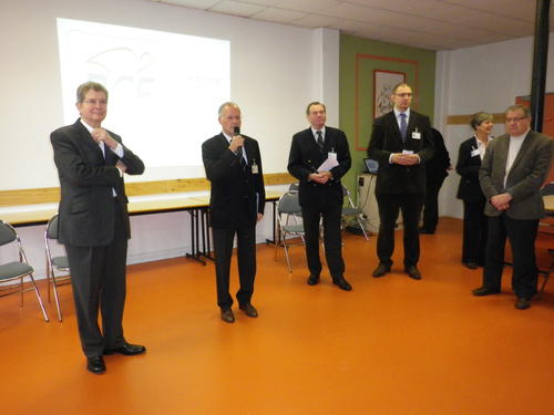 De gauche à droite: Mgr Laurent Ulrich, archevêque de Lille, Henry de Sonis, président de RCF radio TO, Jean-Luc Girard, du CA de RCF, Olivier Malcurat, directeur de RCF radio TO et animateur, Mgr Gérard Coliche, évêque auxiliaire de Lille.