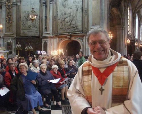 Père Denis Lecompte, curé de la Cathédrale