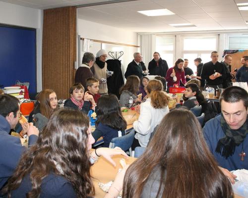 Repas avec les jeunes et les 6ème (2)