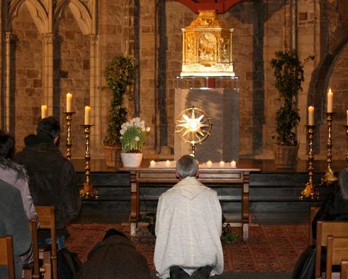 Adoration (2)
