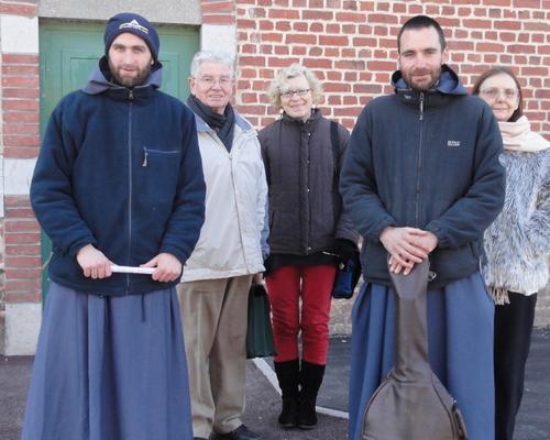 A la porte de la prison