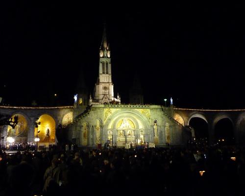Procession mariale 2.JPG