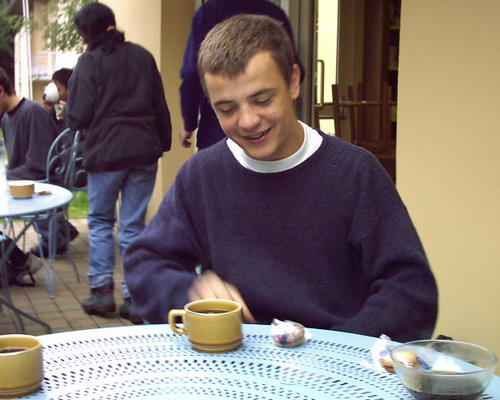 clément sourire, on comprend pourquoi