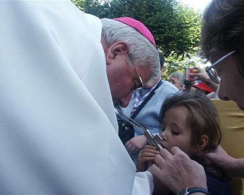 Monseigneur et les enfants