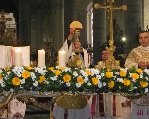 "Seigneur, je ne suis pas digne de Te recevoir, mais dis seulement une parole et je serai guéri".