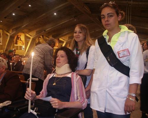 Des jeunes du groupe Marthe et Marie