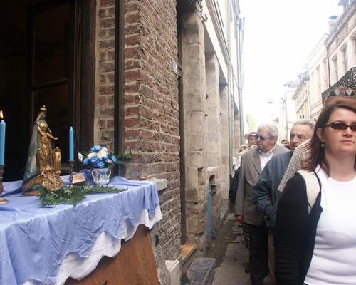 Vierge à une fenetre