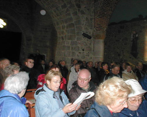 Dans l'église de Salesches