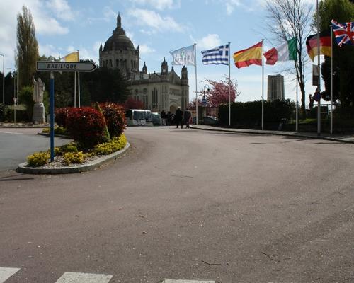 pl Lisieux mars 2012 018 (683x1024)