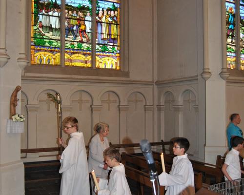 Arrivée à l'église