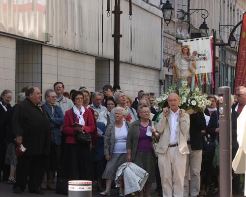 Aux abords de la rue de Bellain