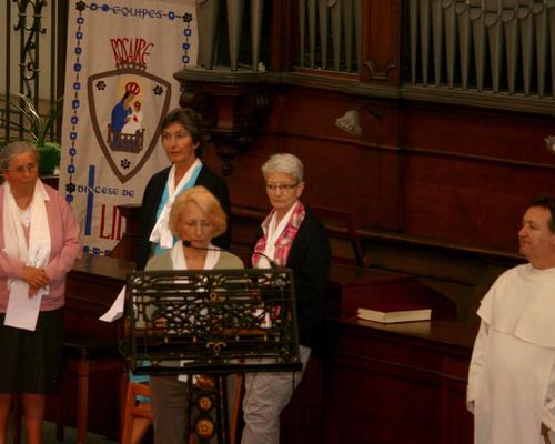 Prière Universelle. De gauche à droite, du diocèse de SOISSONS : Monique SIMONNOT (responsable diocésaine) et Thérèse MOMBAERTS (précédente responsable diocésaine), du diocèse d’AMIENS : Bernadette DENIS et Françoise FIAUX (responsable de secteur)