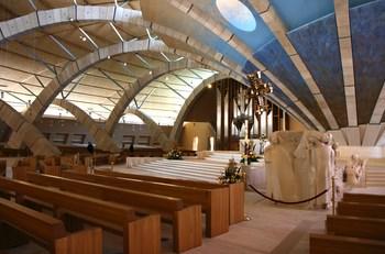Interieur_de_Eglise_des_Pelerins_a_San_Giovanni