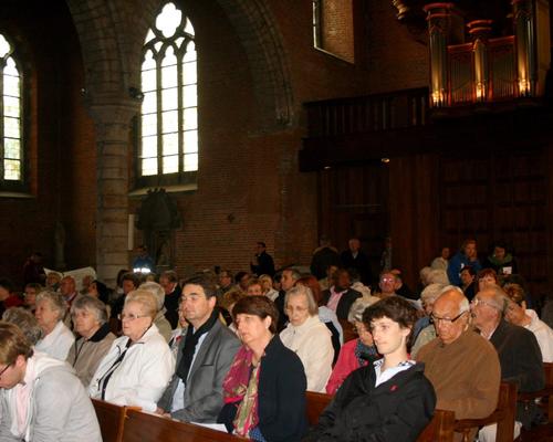 Plus de 500 personnes en l'église Notre-Dame !