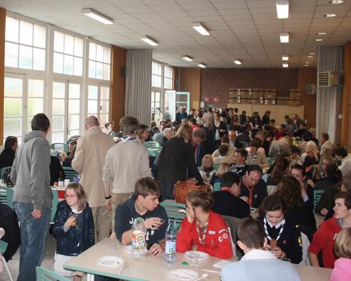 Plus de 150 personnes au buffet festif maison Notre-Dame !