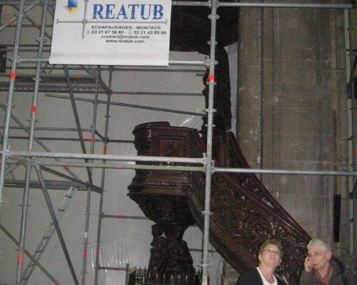 De l'autre côté du voile, le reste de la chaire