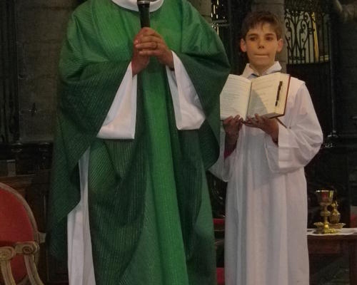 Introduction de la messe par le P. Y. Matthieu