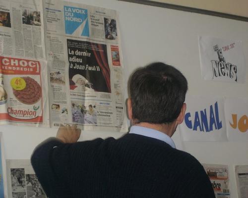 32 - Découverte de la UNE d'un journal
