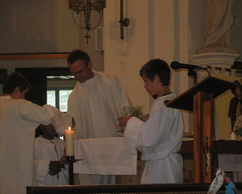 Vers le corps et le sang du Seigneur par la consécration, Vers le Pain Vivant de l'Eucharistie offert à tous