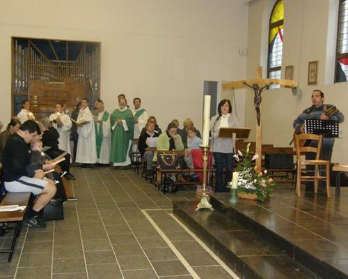 en l'église Saint-Martin avec la communauté paroissiale