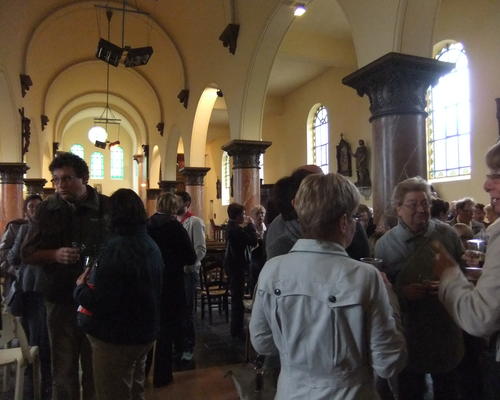 A l'issue de la messe, le pot de l'amitié offert par l'ABSM permet de prolonger retrouvailles et conversations