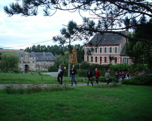 d - Esnes - Arrivée à l'Eglise