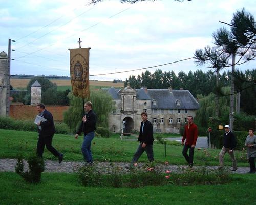 e - Esnes - Arrivée à l'Eglise