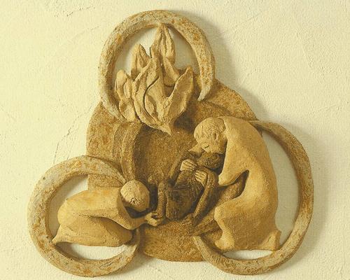 Trinité miséricordieuse : céramique
de Soeur Caritas Müller
s'intitule : 