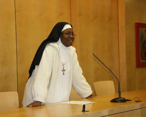 Accueil par la Mère Supérieure