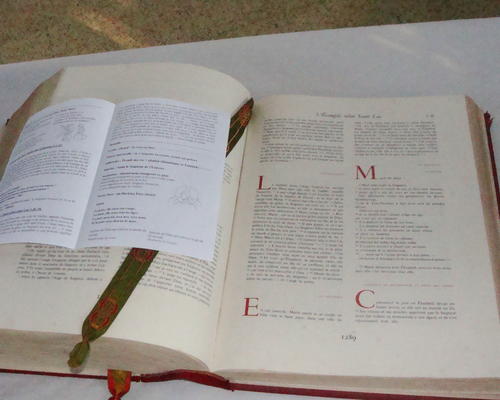 Nous avons retrouvé une ancienne Bible de la paroisse