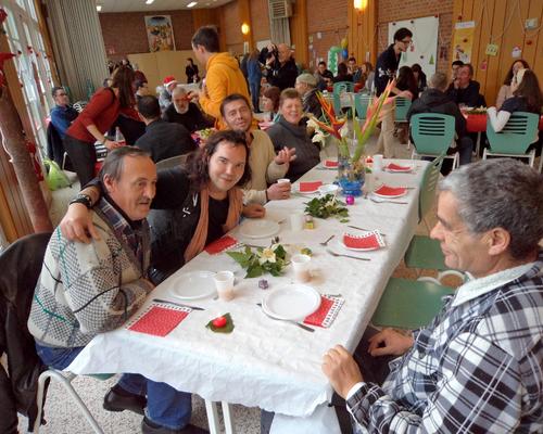 1212_ssvp repas noël 020B.JPG