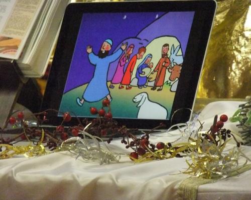 Tout joyeux, ils courent annoncer la bonne nouvelle de la naissance de JESUS.