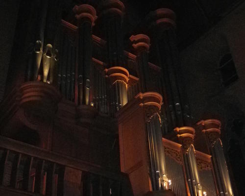... qui a accompagné les chants