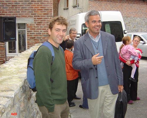 Le doyen avec le jeune journaliste