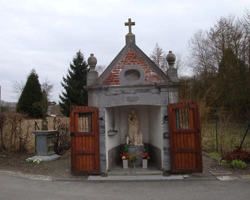 chapelle Pisseautiau.JPG