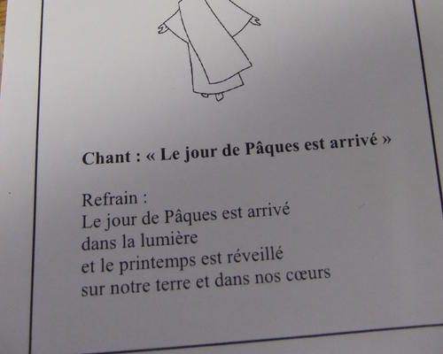 Avec la lumière de LA VIE DE JESUS,
Sur notre terre, le printemps est réveillé dans notre coeur...