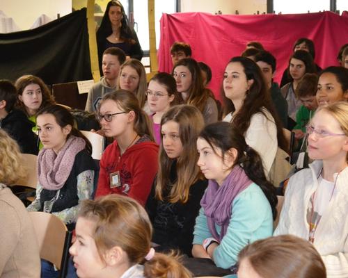 Mona Lisa aussi est attentive