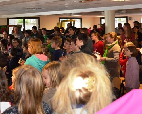 eucharistie : une foule immense 