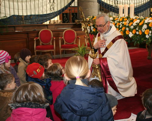 Le père André Merville et les enfants