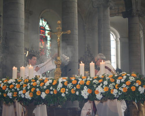 Encensement du prêtre