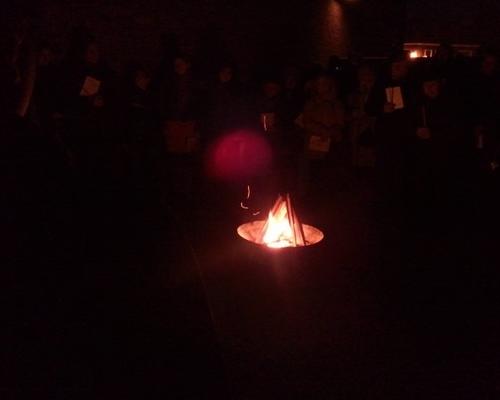 Les Scouts et Guides avaient préparé le feu