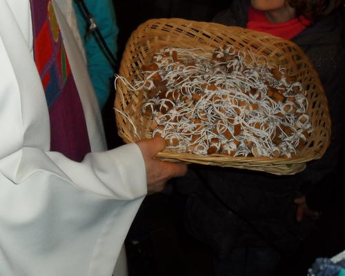 Les moines nous ont offert des petites croix ...