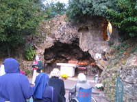 &agrave; la grotte
