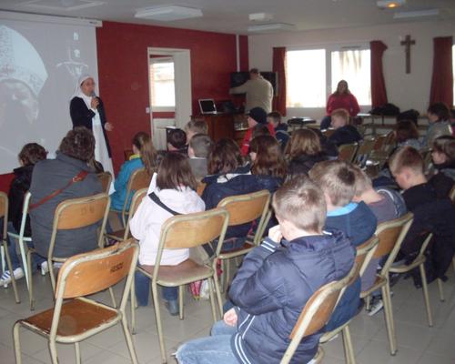 Les enfants du cate et les reliques (2).JPG