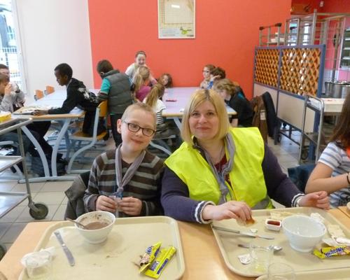27 repas au collège