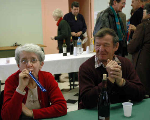 Anne sort son matériel de fête