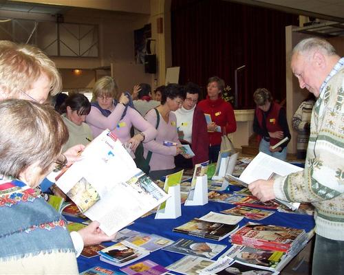 34- Le stand Bayard Presse (1)