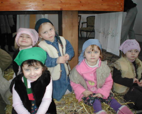les petits à la crèche